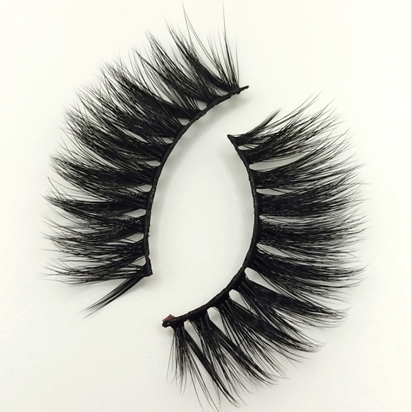 CosmicFlutter (Style #H632) 20-23mm Cruelty-Free 3D Mink Lash - Picture 11 of 16